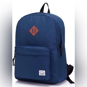 NWT Vaschy Backpack in Navy 🎒